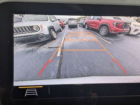 Used 2021 Chevrolet Equinox LT image 29