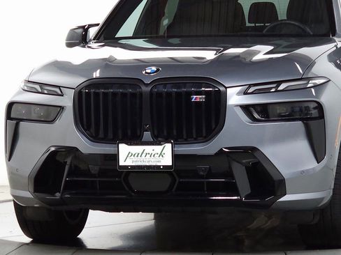 Used 2025 BMW X7 M60i image 3