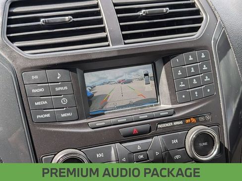Used 2018 Ford Explorer XLT FWD image 23