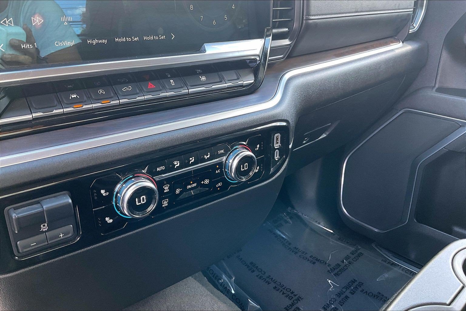 Used 2025 GMC Sierra 1500 SLT AWD/4WD image 38