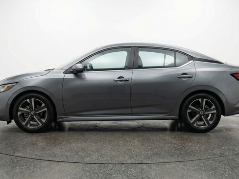 Used 2025 Nissan Sentra SV image 5