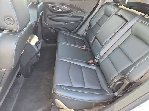 Used 2024 GMC Terrain SLT image 20
