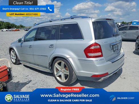 Used 2011 Mercedes-Benz GL 550 4MATIC image 3