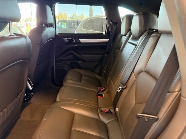 Used 2016 Porsche Cayenne AWD/4WD image 21