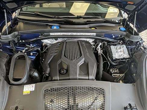 Used 2022 Porsche Macan image 30