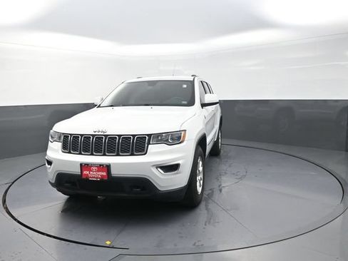 Used 2019 Jeep Grand Cherokee Laredo AWD/4WD image 35