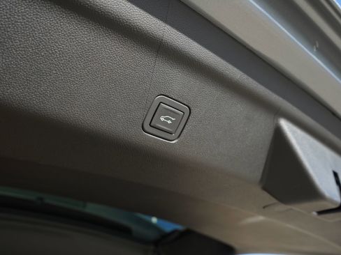 Used 2024 Chevrolet Tahoe High Country image 27