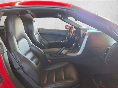 Used 2007 Chevrolet Corvette Coupe w/ Performance Package RWD image 17