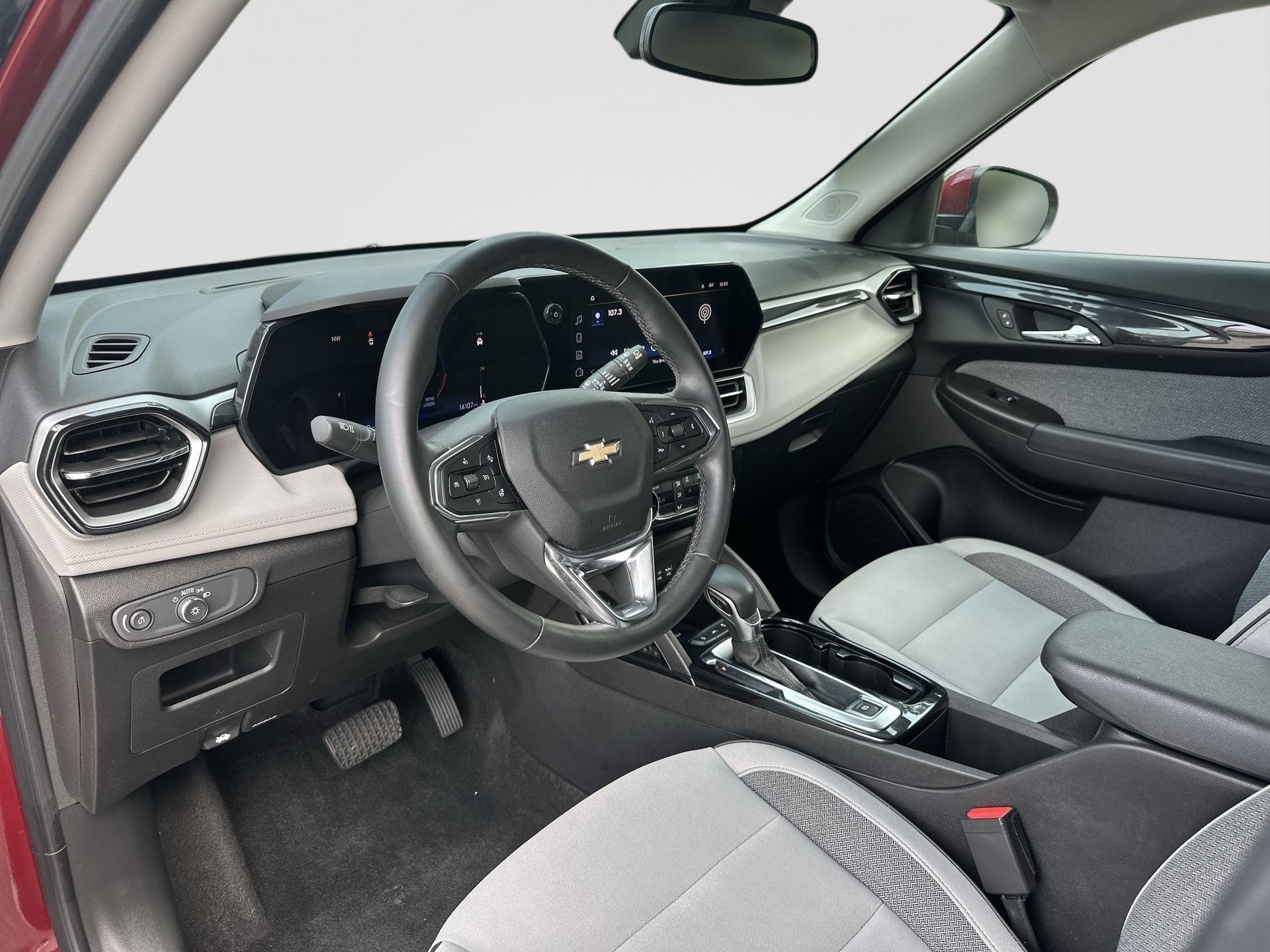 Used 2025 Chevrolet TrailBlazer LT w/ Convenience Package FWD image 10
