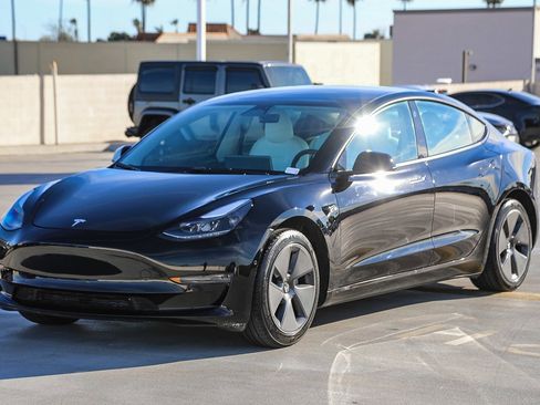 Used 2022 Tesla Model 3 image 3