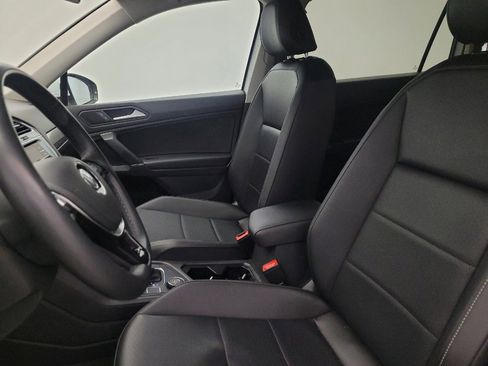 Used 2020 Volkswagen Tiguan SE AWD/4WD image 17