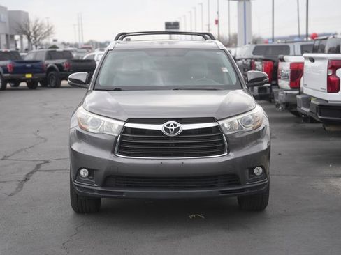 Used 2015 Toyota Highlander XLE image 3