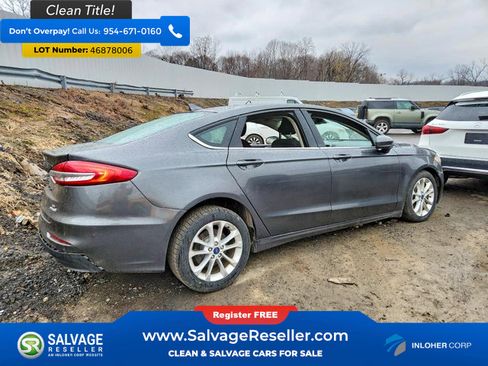 Used 2019 Ford Fusion SE FWD image 4
