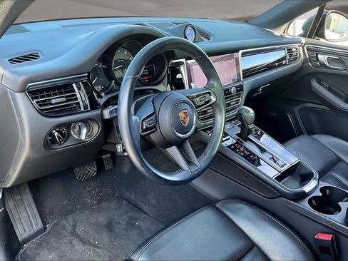 Used 2023 Porsche Macan Turbo image 17
