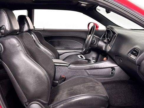 Used 2016 Dodge Challenger R/T Scat Pack w/ Leather Interior Group image 38