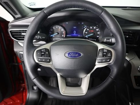 Used 2024 Ford Explorer XLT w/ Equipment Group 202A AWD/4WD image 44