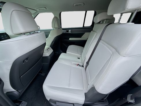 New 2026 Hyundai Santa Fe SE FWD image 17