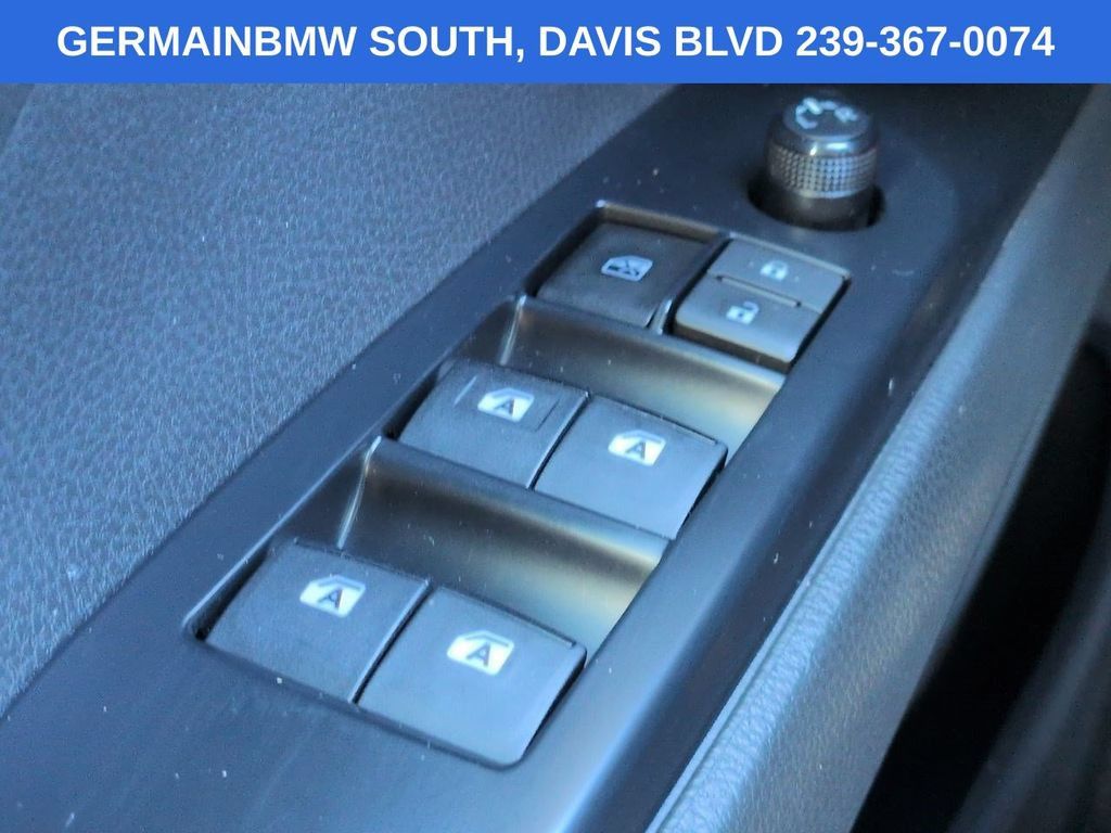 Used 2018 Toyota Camry SE w/ Convenience Package FWD image 24
