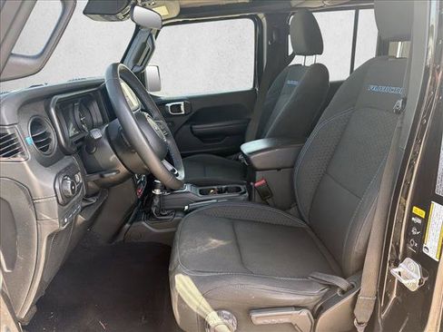 Used 2024 Jeep Wrangler Unlimited Rubicon 4xe AWD/4WD image 10