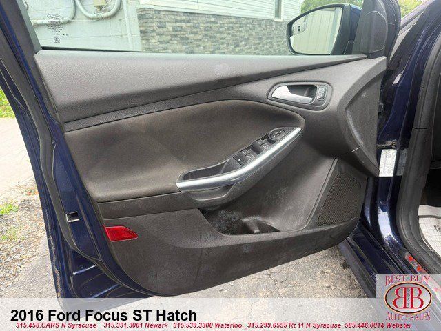 Used 2016 Ford Focus ST FWD image 9