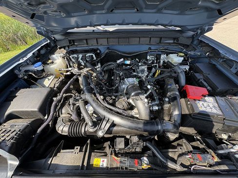 Used 2025 Ford Bronco Badlands AWD/4WD image 13