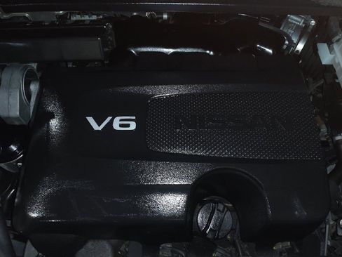 Used 2017 Nissan Pathfinder Platinum w/ Cargo Package image 30