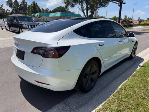 Used 2022 Tesla Model 3 Standard Range RWD image 3