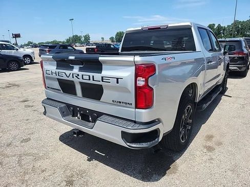 Used 2021 Chevrolet Silverado 1500 Custom w/ Rally Edition AWD/4WD image 9