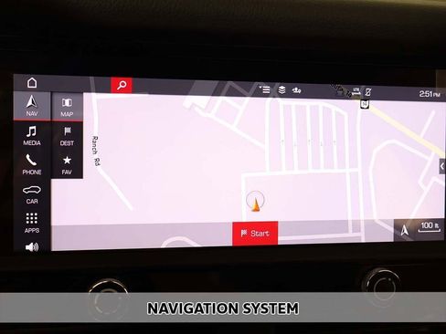 Used 2025 Porsche Macan image 3