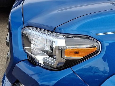 Used 2016 Toyota Tacoma Limited RWD image 27