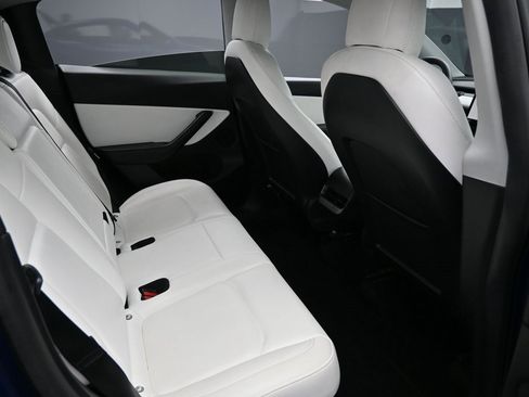 Used 2021 Tesla Model Y Long Range image 27