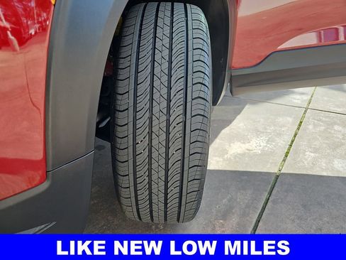 Used 2025 Chevrolet TrailBlazer RS w/ Driver Confidence Package image 34