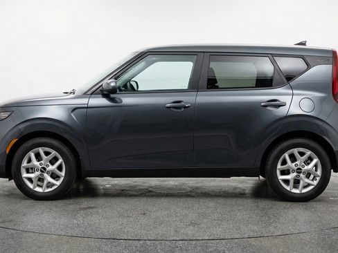 Used 2025 Kia Soul LX w/ LX Technology Package FWD image 5