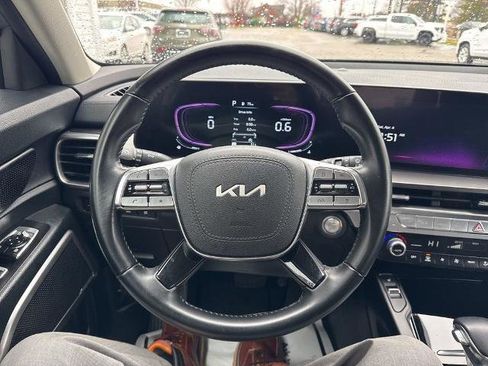 Used 2025 Kia Telluride S FWD image 19
