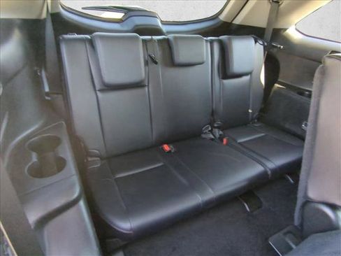 Used 2016 Toyota Highlander XLE image 17