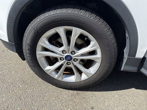 Used 2017 Ford Escape SE FWD image 18