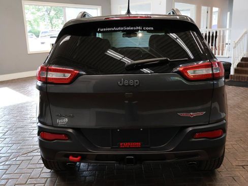 Used 2015 Jeep Cherokee Trailhawk w/ Leather Interior Group AWD/4WD image 6