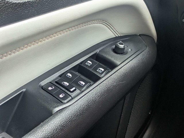 Used 2025 Jeep Compass Limited AWD/4WD image 23