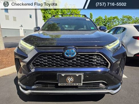 Used 2022 Toyota RAV4 SE w/ Weather & Moonroof Package image 2