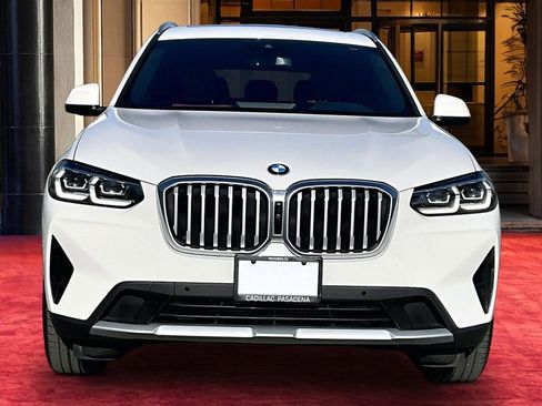 Used 2023 BMW X3 sDrive30i w/ Premium Package w/ZPA RWD image 3