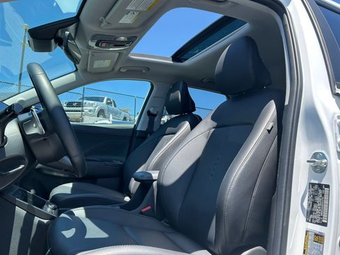 Used 2024 Hyundai Kona Limited FWD image 17