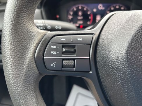Used 2023 Honda Accord EX image 17