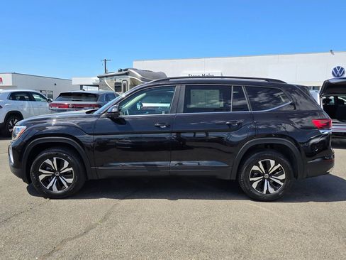 Used 2024 Volkswagen Atlas SE AWD/4WD image 2