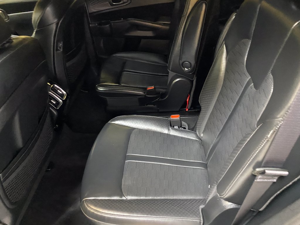 Used 2025 Kia Sorento EX w/ Panoramic Sunroof Package FWD image 23