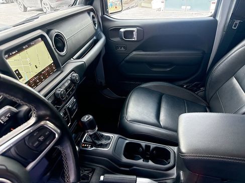 Used 2022 Jeep Wrangler Unlimited Sahara w/ Cold Weather Group image 26