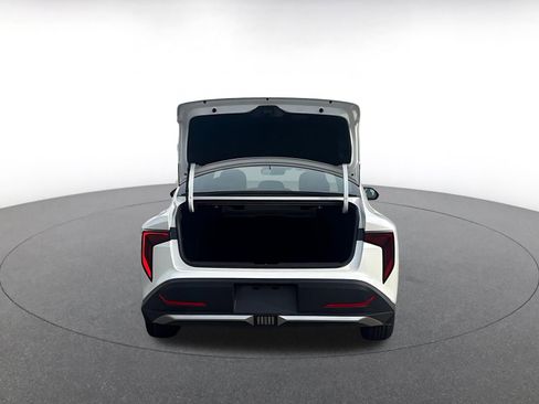 Used 2025 Kia K4 LXS image 7