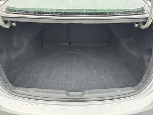 Used 2013 Hyundai Elantra Limited image 25