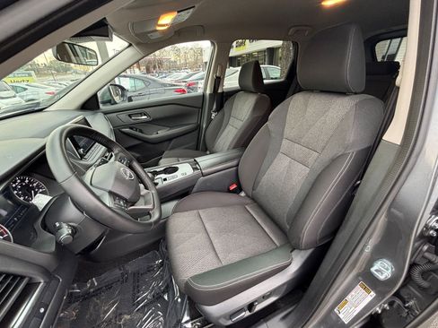 Used 2025 Nissan Rogue SV image 38