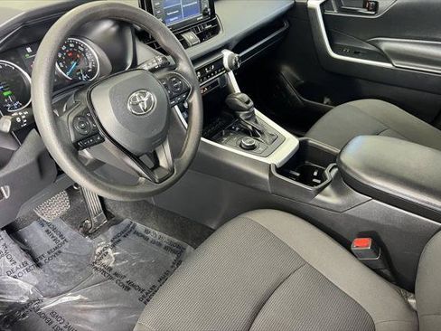 Certified 2022 Toyota RAV4 LE AWD/4WD image 11