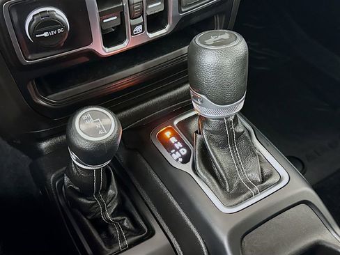 Used 2023 Jeep Wrangler Sahara image 17